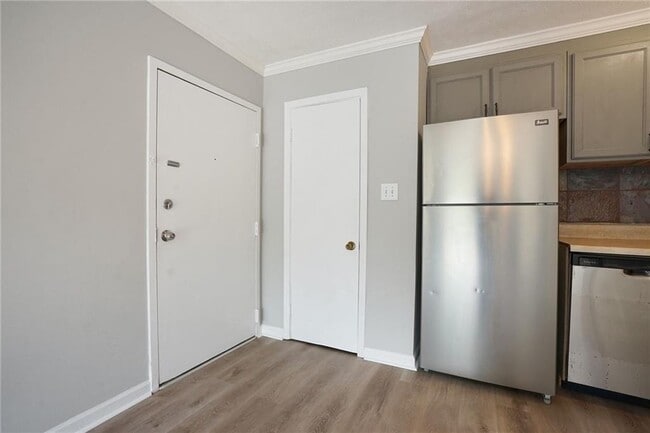 Photo - 2805 NE Expy NE Unit B34