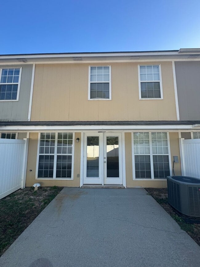 Photo - 119 Winthrope Ln Unit 1