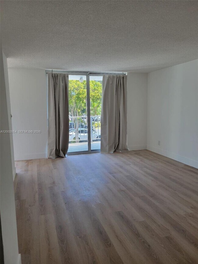 Photo - 16546 NE 26th Ave Unit 2I