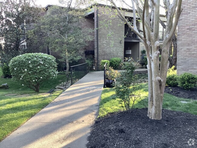 Building Photo - Belle Meade Condo for Rent!