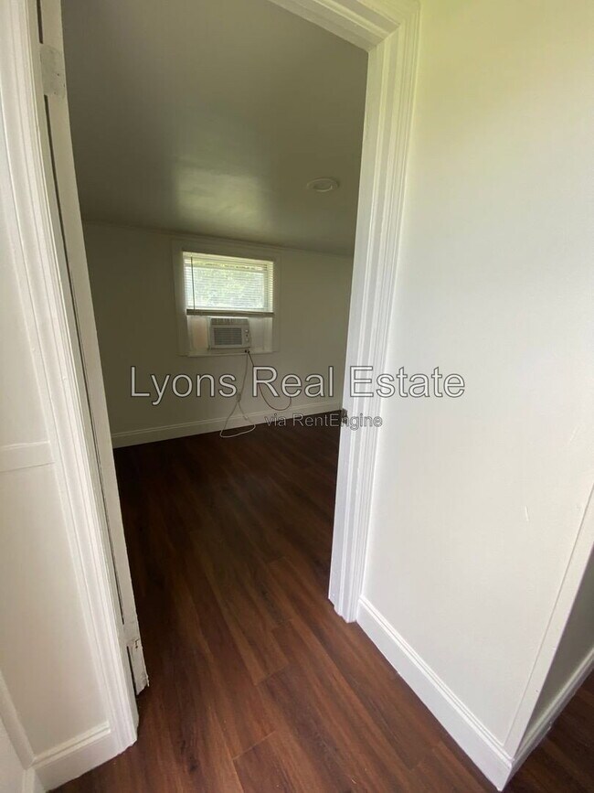 Photo - 717 Burdick Ave