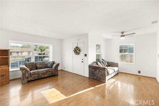 Building Photo - 1517 W Grand Ave Rental