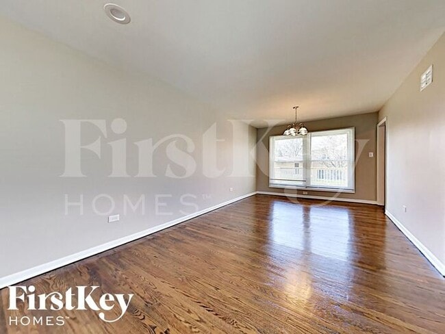 Photo - 16322 Kenwood Ave