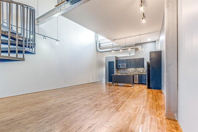 Building Photo - 1312 Live Oak St Unit 223