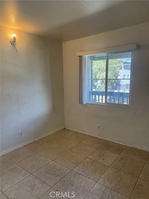 Photo - 8801 Willis Ave Unidad B6