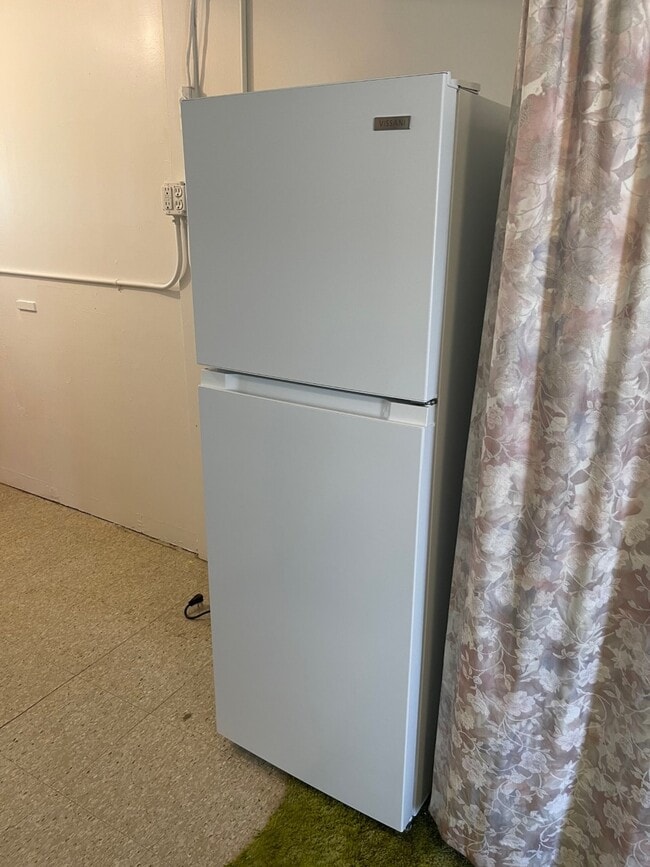 Photo - 130 E Broadway St