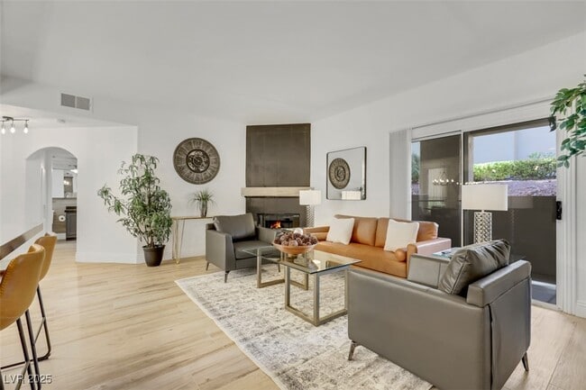 Photo - 2050 W Warm Springs Rd Unidad 3012