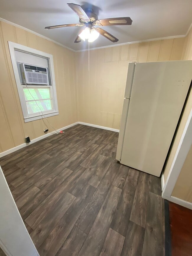 Photo - 2721 Simpson St