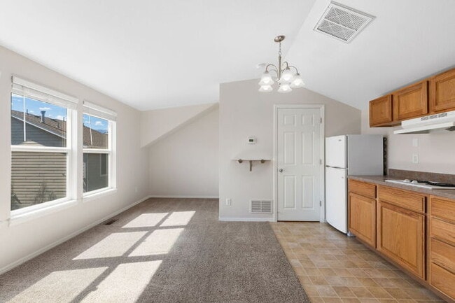 Building Photo - Studio. $810 Rent includes utilities. Oct ... Unit b