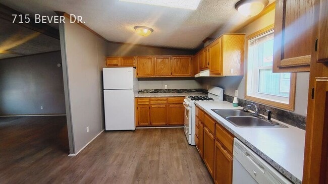 Photo - 715 W Bever Dr