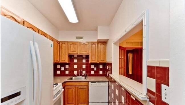 Photo - 1403 West Virginia Ave NE