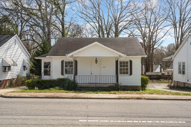 Building Photo - 617 W Garrison Blvd Rental