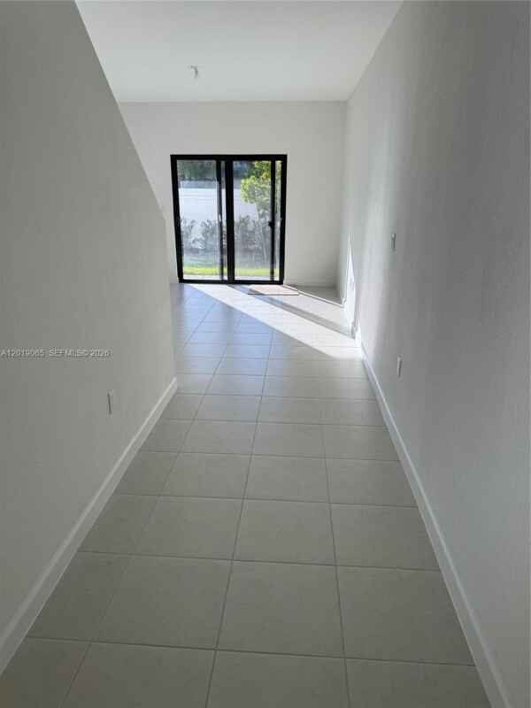 Photo - 4957 Oakmont Dr