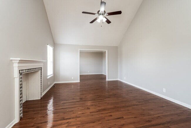 Photo - 3105 Roundwood Forest Ln