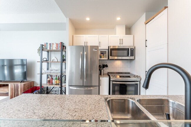 Photo - 208 Queens Quay Unit SI ID1504535P
