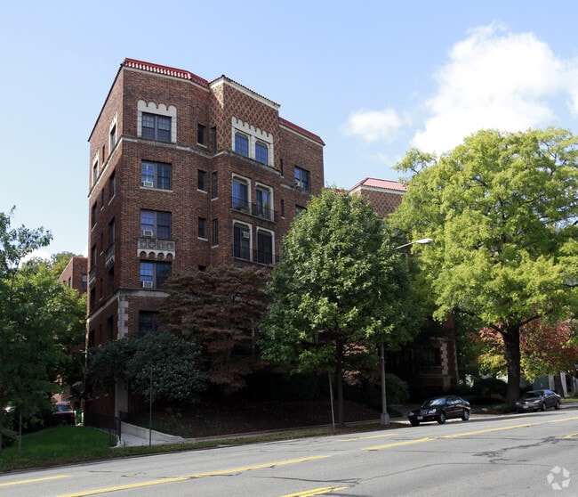 The Ponce De Leon Cooperative - The Ponce De Leon Cooperative Apartments