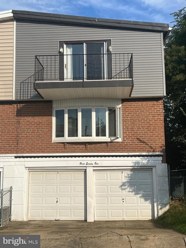 Building Photo - 371 Avon St