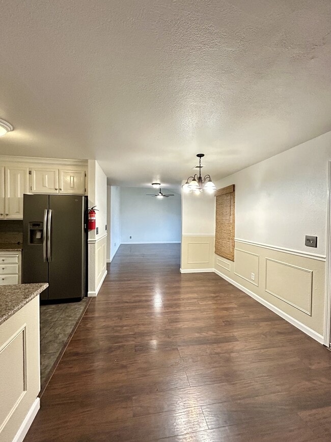 Photo - 461 Pamela Dr