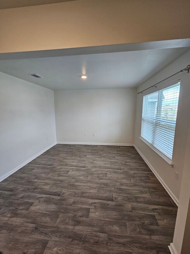 Photo - Spacious 4-bedroom Home in Panama City, FL - Perfect for long-term rental! *1/2 Off 1st Month's R...