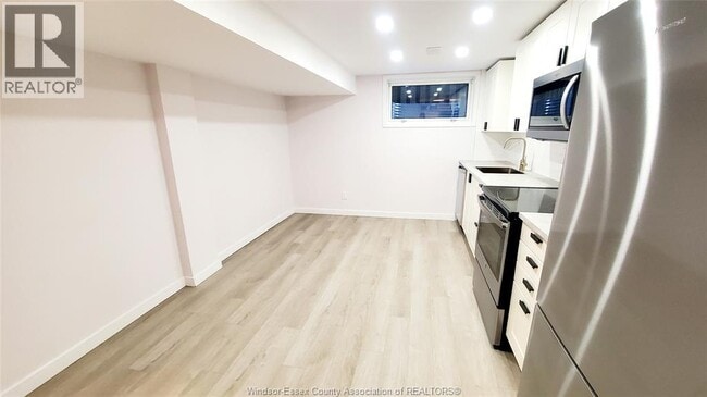 Photo - 1475 Francois Rd