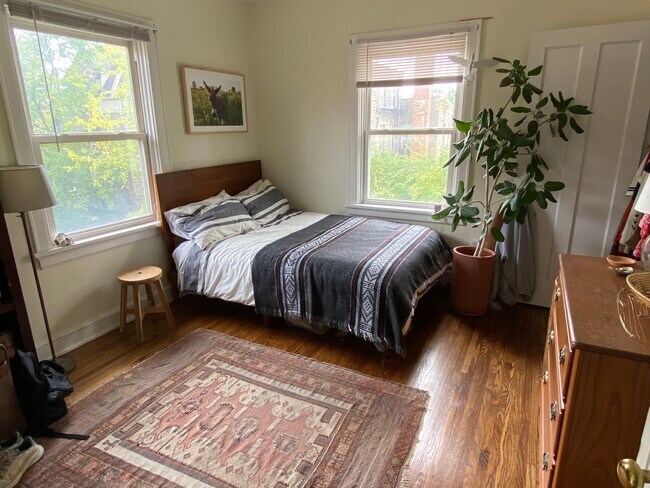 Photo - 925 Nassau St