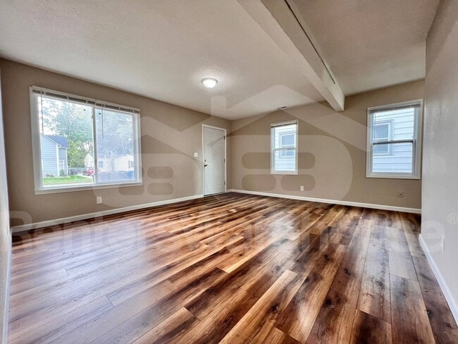 612 E Edison Ave