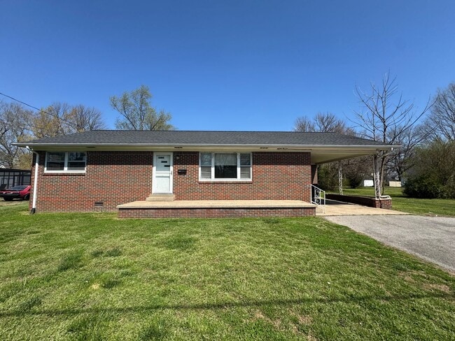 Building Photo - 3 Bedroom Home in Murray