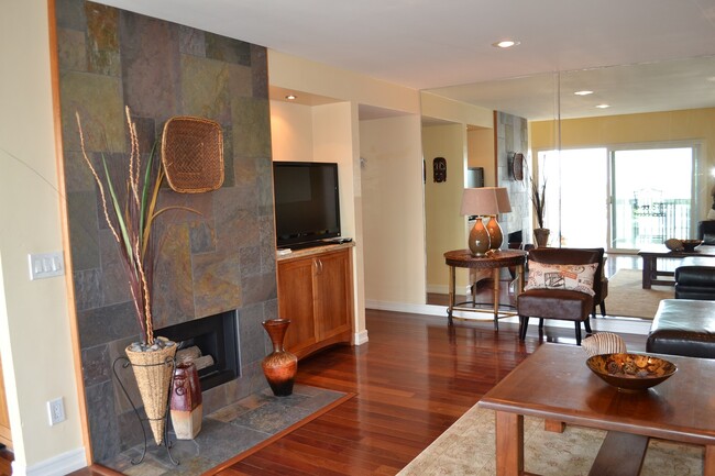 Photo - 233 Turf View Dr Townhome