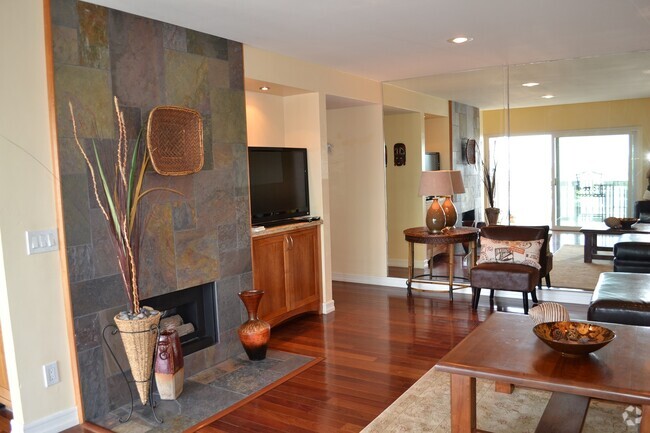 Building Photo - 233 Turf View Dr Rental