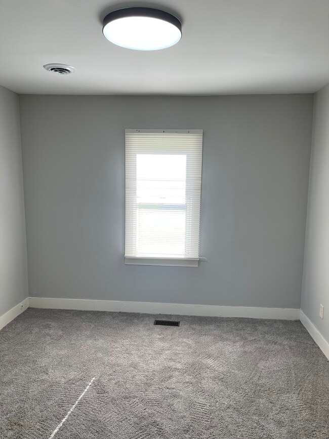 Photo - 4761 Warnock Ave