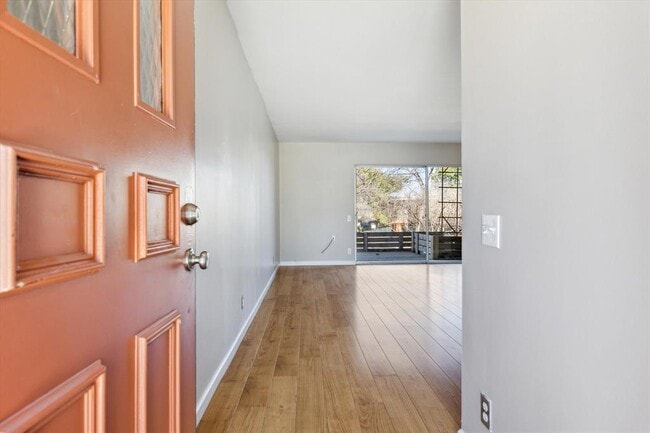 Photo - 1304 Mariposa Dr Unit 104