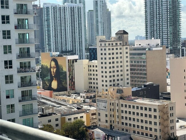 Photo - 234 NE 3rd St Unidad 1805