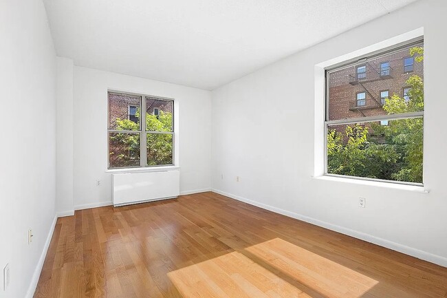 Photo - 736 W 187th St Unit 507