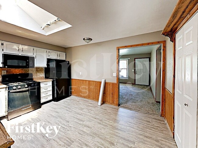 Photo - 2365 Grants Pkwy