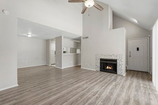 Building Photo - 14550 Fonmeadow Dr Unit 1002