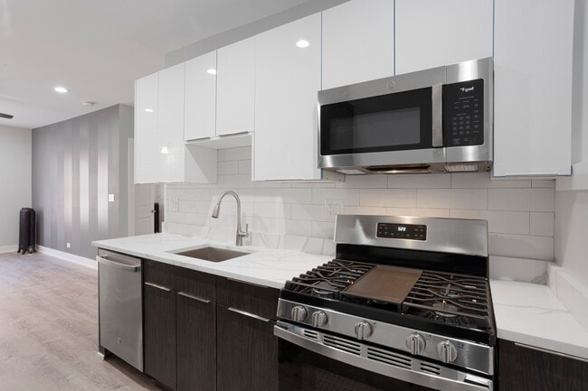 Photo - 1708 W Juneway Terrace Unit 2J