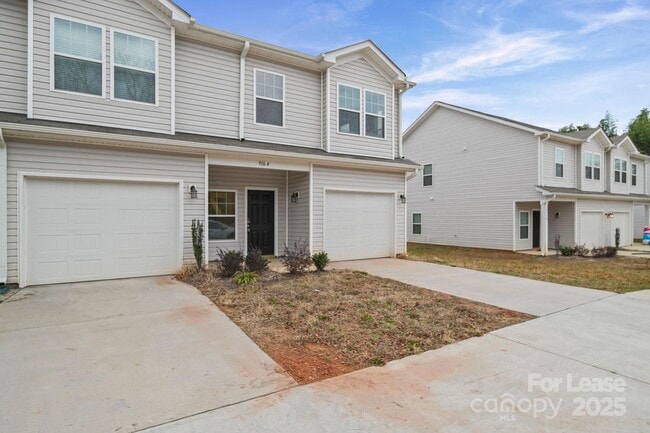 Photo - 916 S Battleground Ave