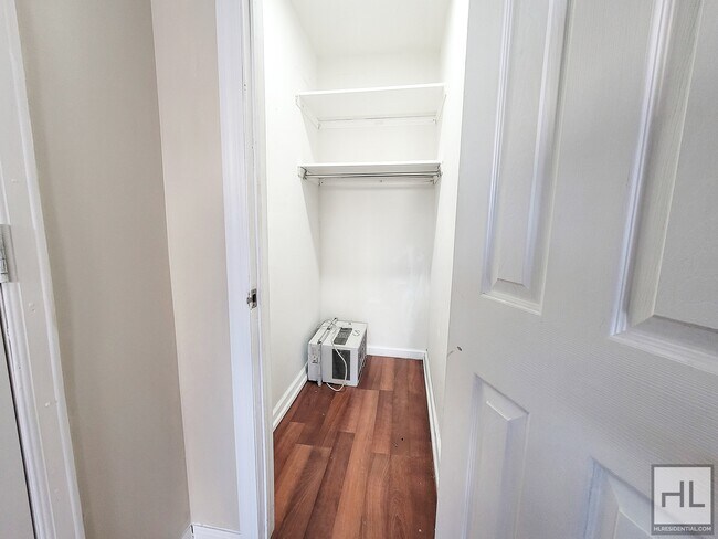 Photo - NEPTUNE AVENUE Unit 11400