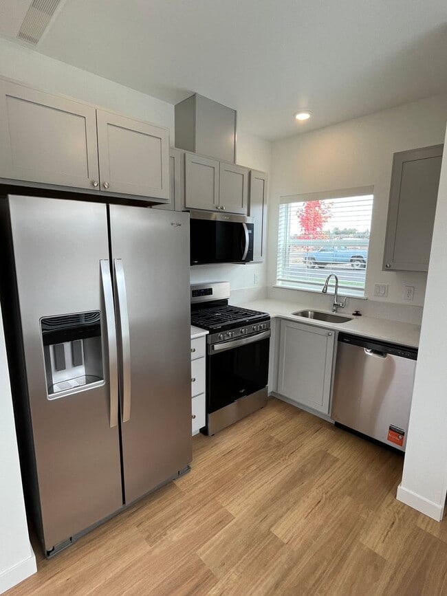 502 NE 16th St