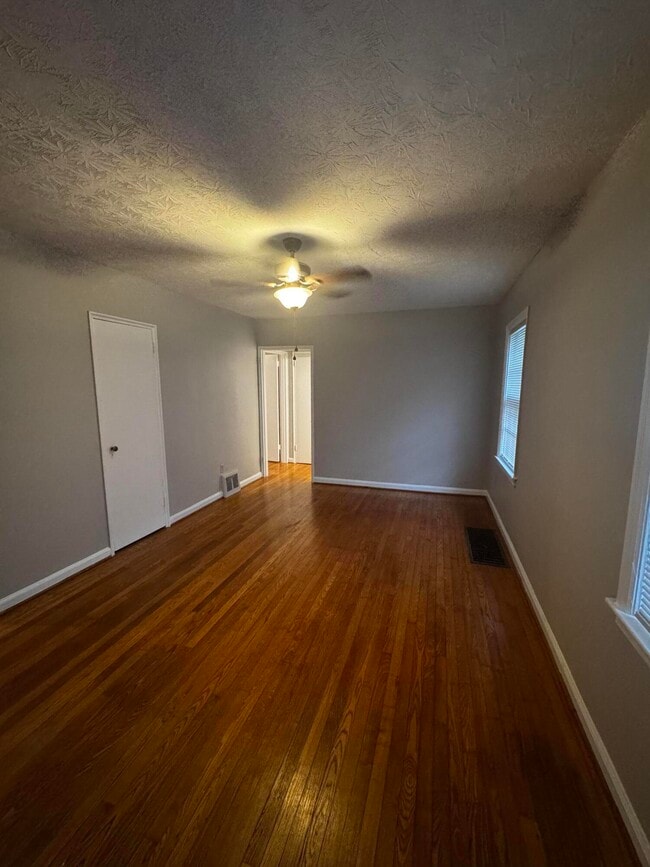 Photo - 148 Shawnee Pl Unit 2