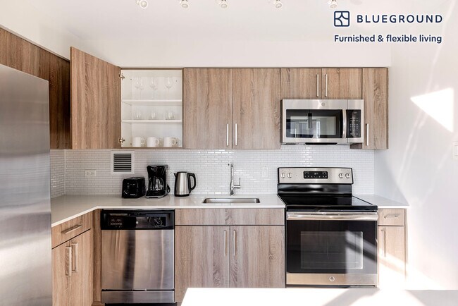 Photo - 903 S Ashland Ave Unit FL6-ID1338