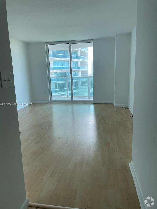 Building Photo - 2101 Brickell Ave Unit 1811 Rental