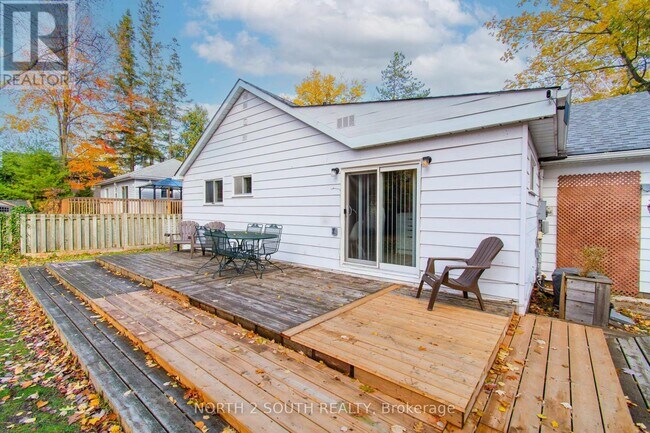 Photo - 98 33rd St N