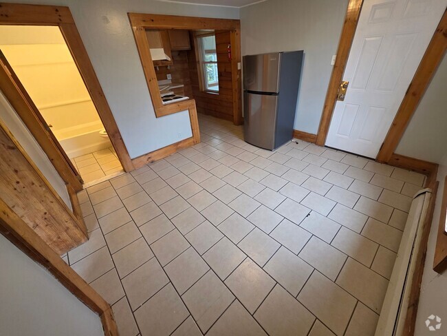 Building Photo - 50 Hanratty St Unit 50B Rental