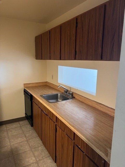 Photo - 10303-10396 96 Ave