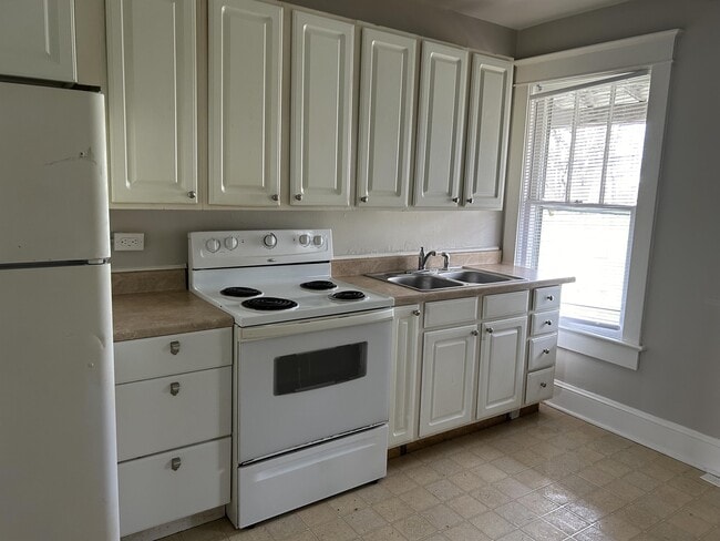 Photo - 652 Virginia Ave