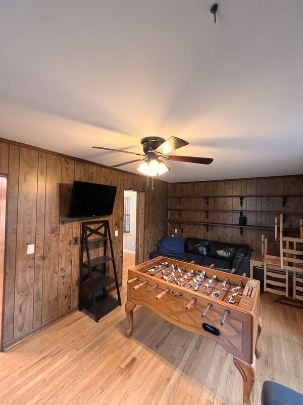 Photo - 1762 Bournemouth Rd