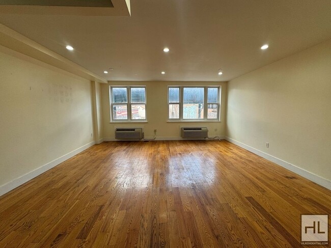 Photo - BROADWAY Unit 2F