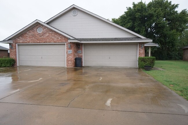 Photo - 1807 Wilder Ln Unit B