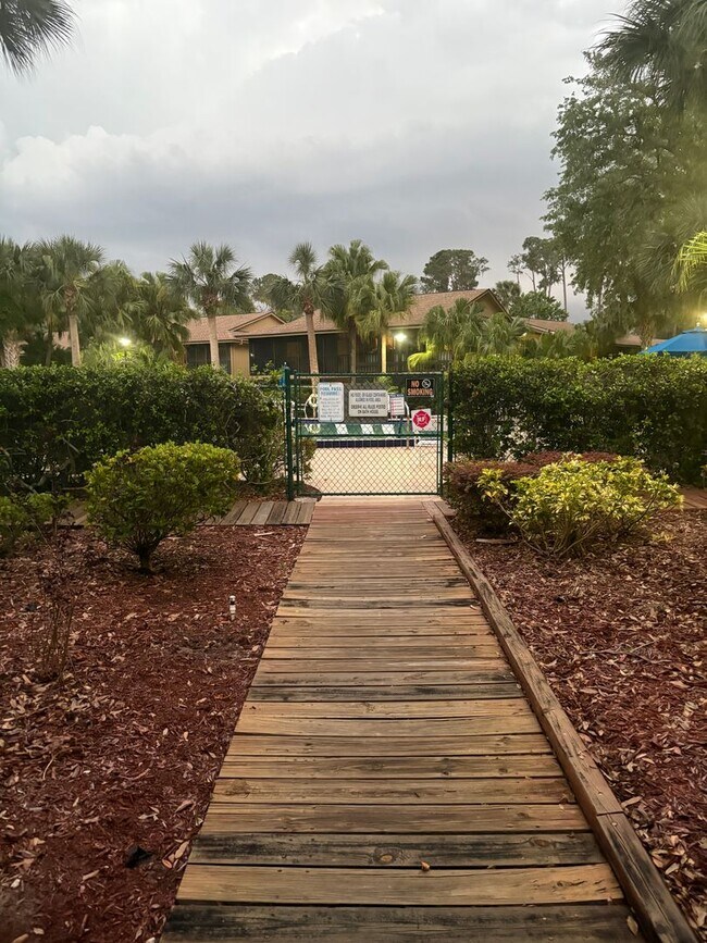 140 Orchid Woods Ct